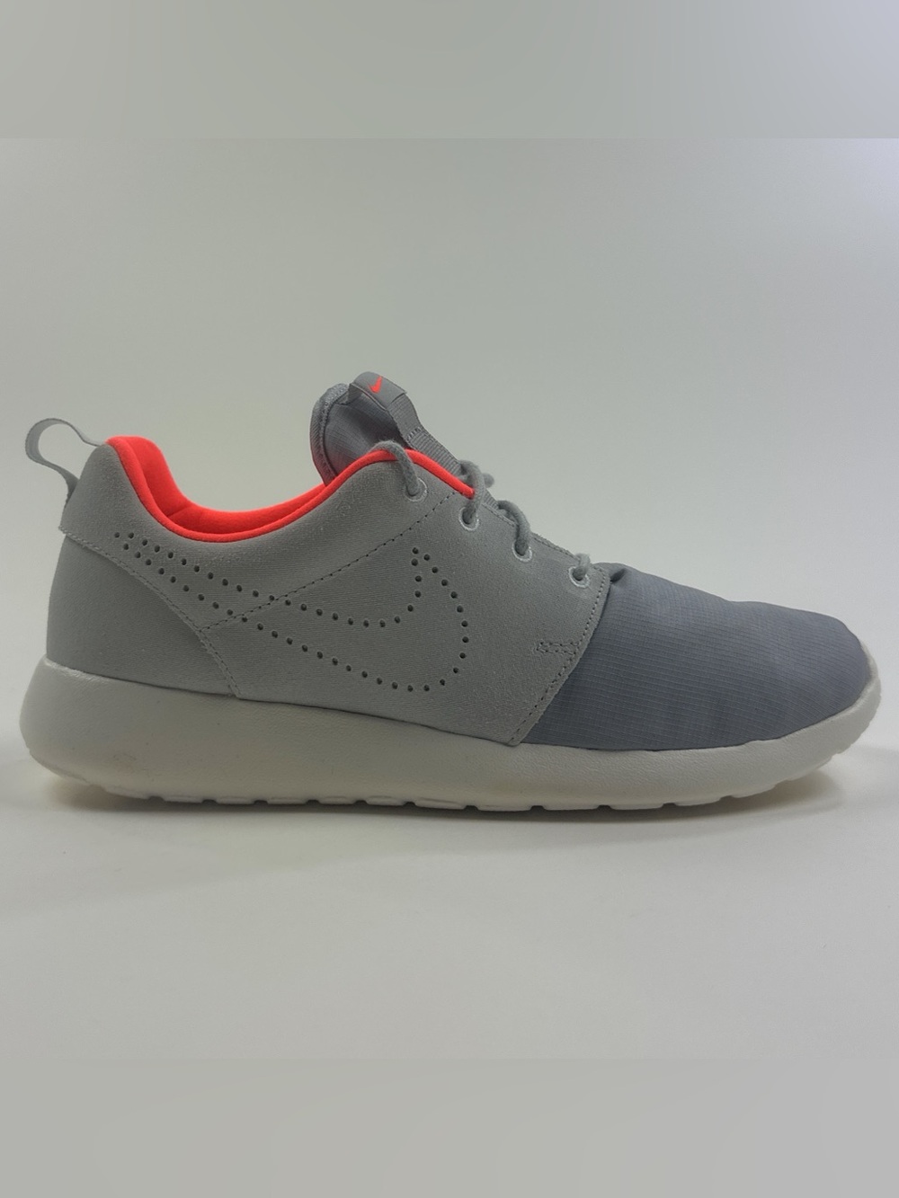 Nike Roshe One Mens 8.5 Pure Platinum Hyper Orange Shoes Sneakers 525234-011